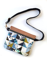 תיק פאוצ' | משולשים כחול לבן