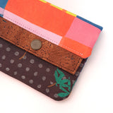 ארנק טבעוני קטן מבדים טבעיים – עיצוב מקומי ועבודת יד בהשראת הטבע